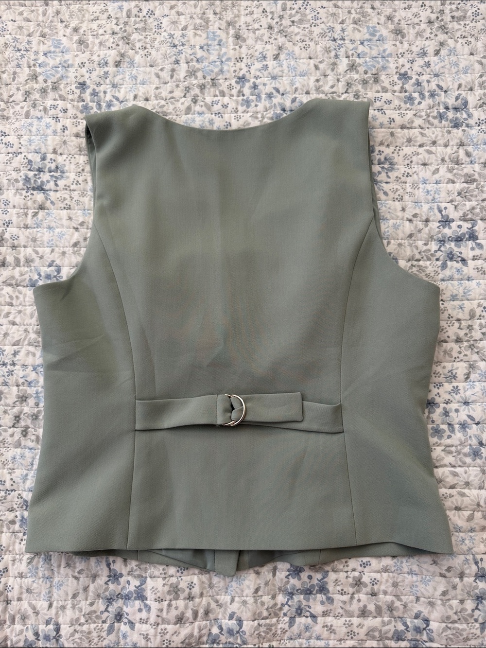 Abercrombie & Fitch Sage Green Button-Front blouse - Picture 2 of 3